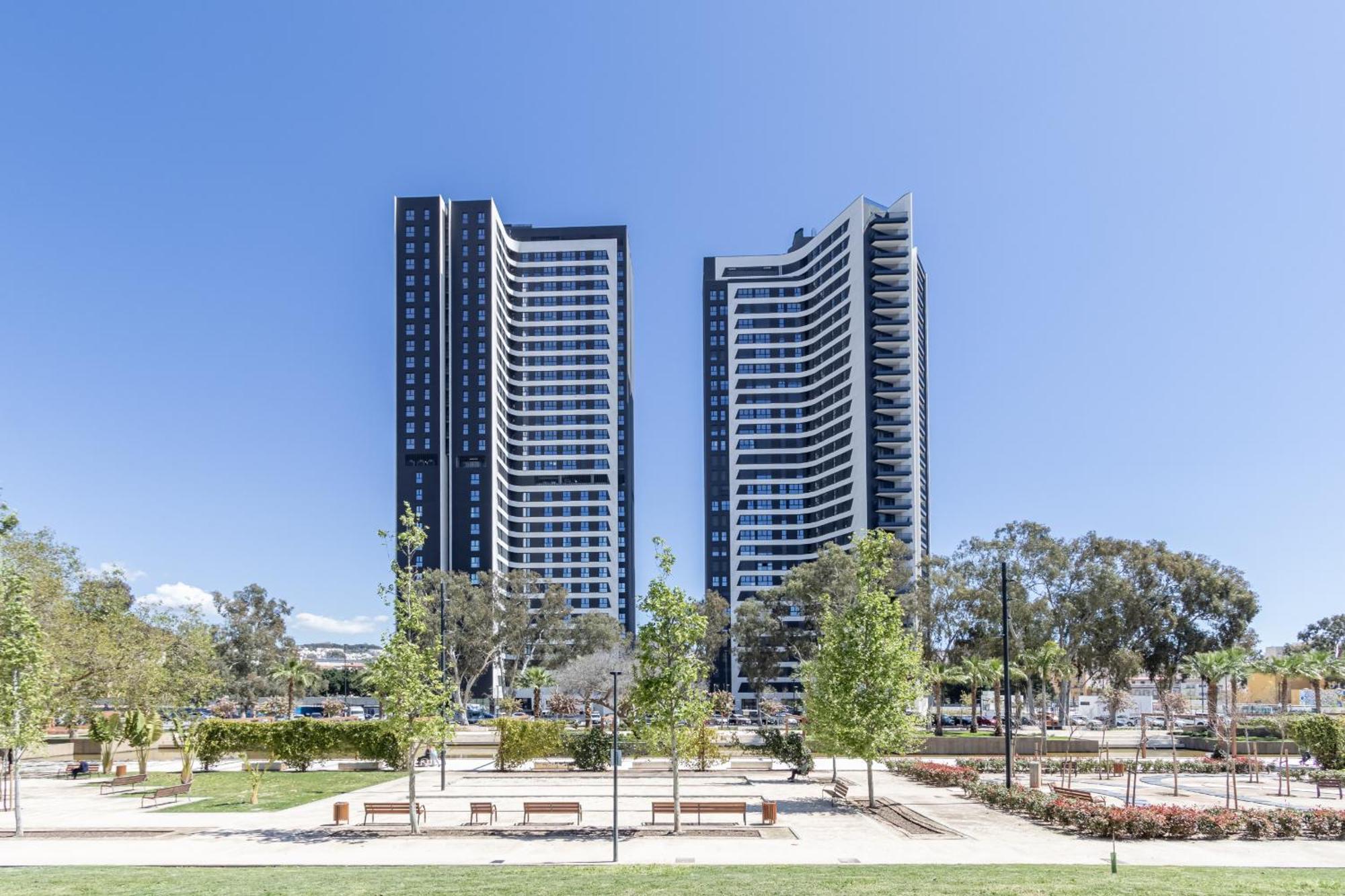Апартаменты Malaga Skyline 1 Pool & Parking Free Экстерьер фото