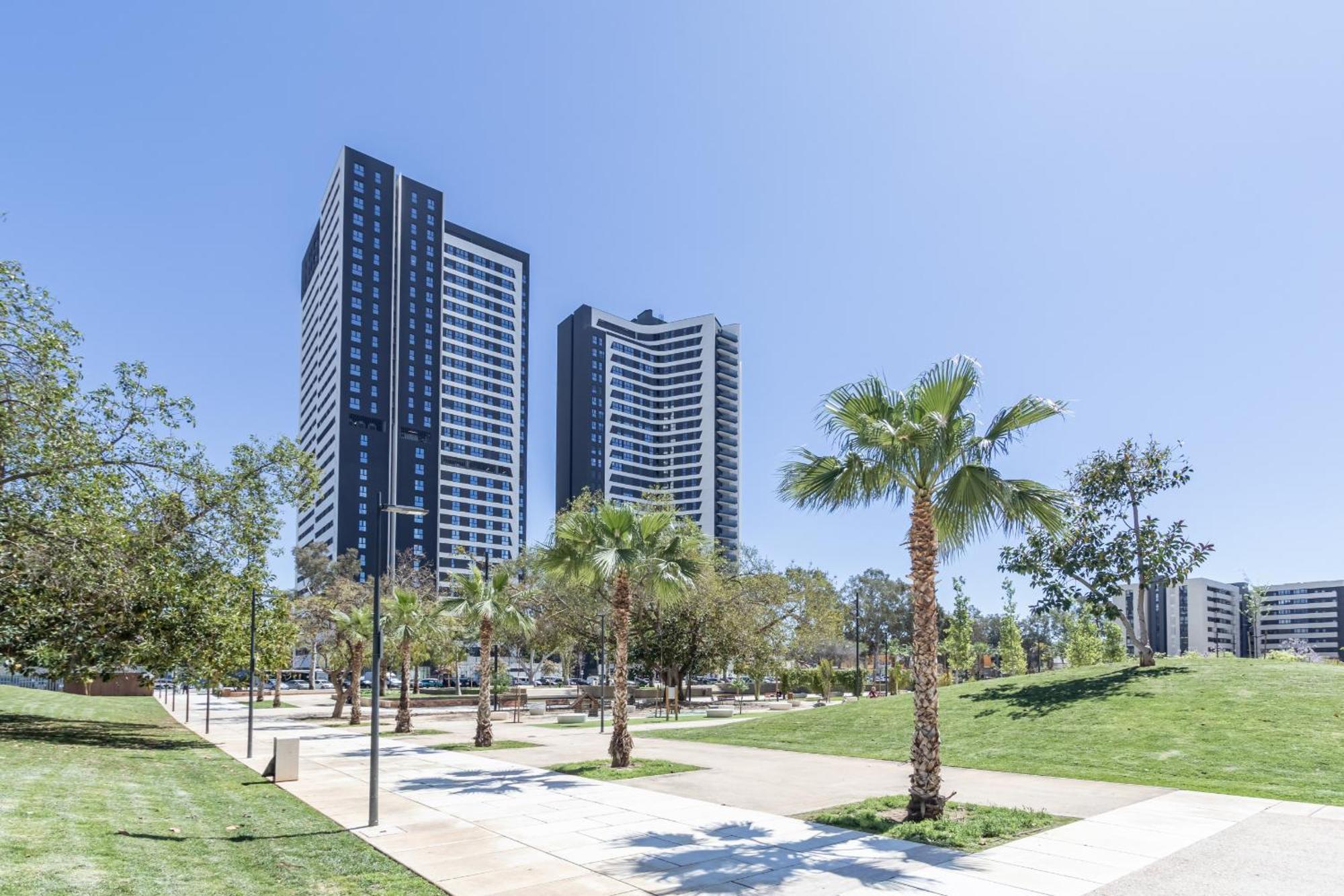 Апартаменты Malaga Skyline 1 Pool & Parking Free Экстерьер фото